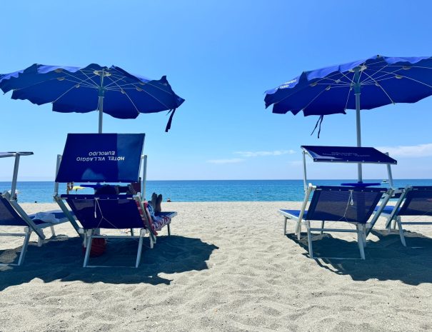 Lido Eurolido con lettini ed ombrelloni
