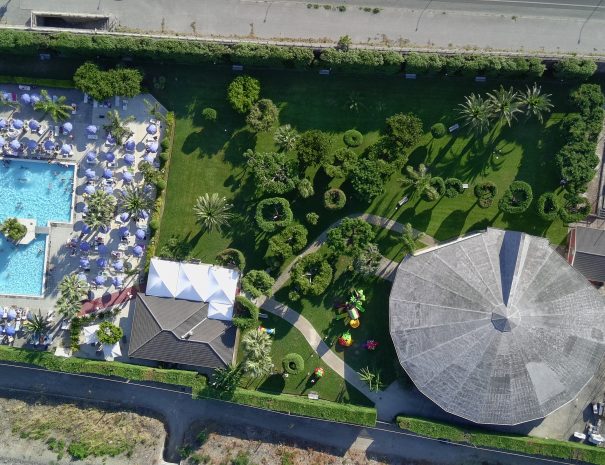 panoramica parco piscina